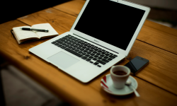 Featured image of post If You Bought Apple Stock When the MacBook Air Launched, Here’s How Much You’d Have Today